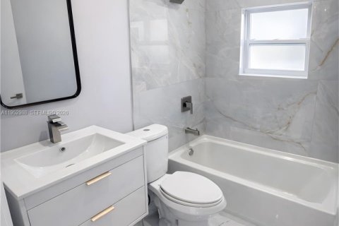 Condominio en alquiler en Hialeah, Florida, 2 dormitorios, 85.93 m2 № 2010419 - foto 8