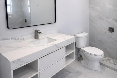 Condominio en alquiler en Hialeah, Florida, 2 dormitorios, 85.93 m2 № 2010419 - foto 9