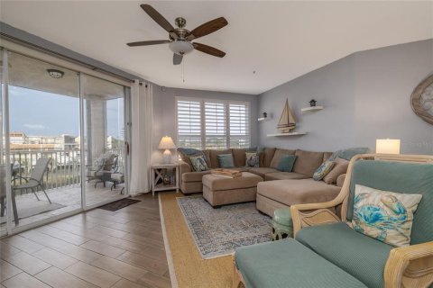 Купить кондоминиум в Нью-Смирна-Бич, Флорида 8 комнат, 120.68м2, № 2148694 - фото 13