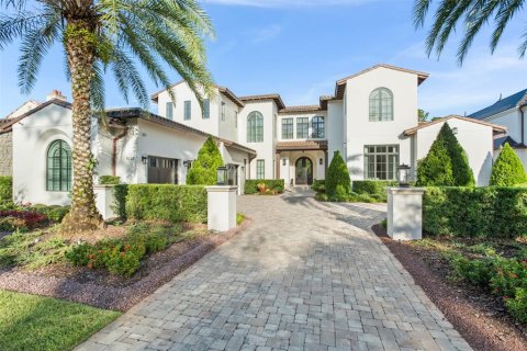 House in Orlando, Florida 5 bedrooms, 622.82 sq.m. № 2202826 - photo 5