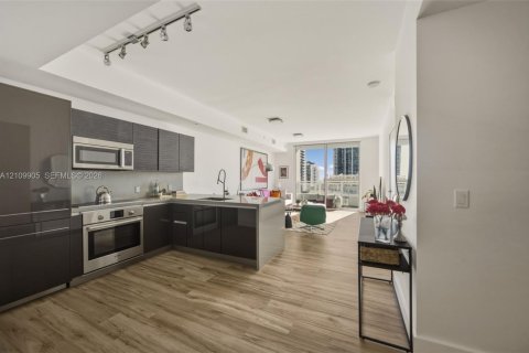 Copropriété à louer à Miami, Floride: 1 chambre, 84.08 m2 № 2430046 - photo 2