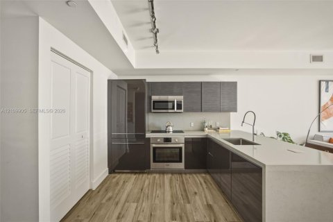 Copropriété à louer à Miami, Floride: 1 chambre, 84.08 m2 № 2430046 - photo 3