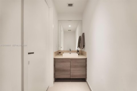 Copropriété à louer à Miami, Floride: 1 chambre, 84.08 m2 № 2430046 - photo 7