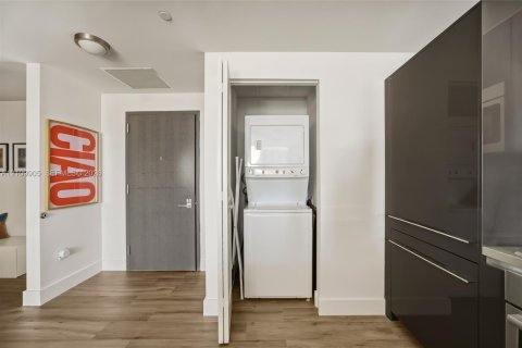 Copropriété à louer à Miami, Floride: 1 chambre, 84.08 m2 № 2430046 - photo 4