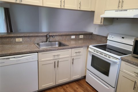 Condo in Sunrise, Florida, 1 bedroom  № 1944725 - photo 7