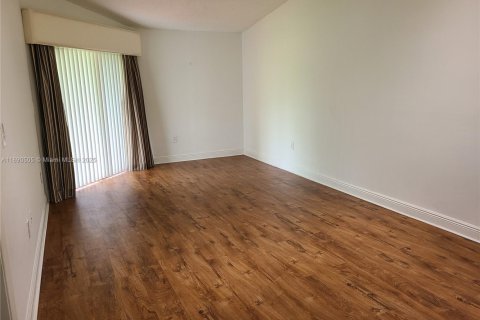 Condo in Sunrise, Florida, 1 bedroom  № 1944725 - photo 10