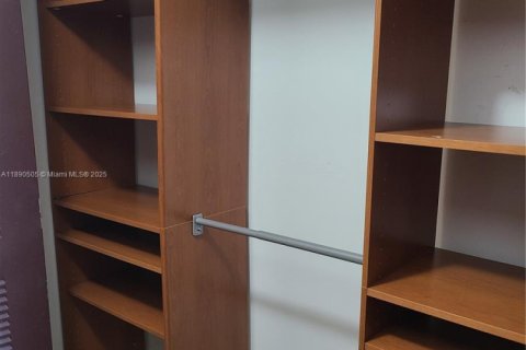 Condo in Sunrise, Florida, 1 bedroom  № 1944725 - photo 22