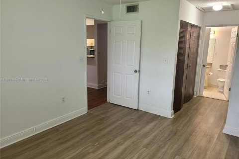 Condo in Sunrise, Florida, 1 bedroom  № 1944725 - photo 20