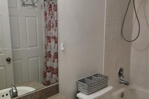 Condo in Sunrise, Florida, 1 bedroom  № 1944725 - photo 26