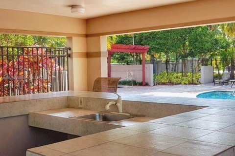 Condo in Sunrise, Florida, 1 bedroom  № 1944725 - photo 4