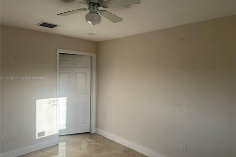 Appartement à louer à Miami, Floride: 2 chambres, 375.51 m2 № 2170269 - photo 10