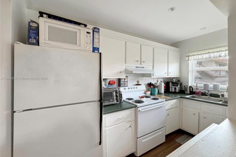 Copropriété à vendre à Hollywood, Floride: 1 chambre, 66.89 m2 № 1944917 - photo 5