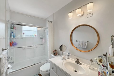 Copropriété à vendre à Hollywood, Floride: 1 chambre, 66.89 m2 № 1944917 - photo 9