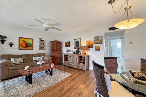 Condo à Hollywood, Floride, 1 chambre  № 1944917