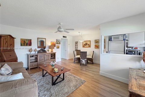 Copropriété à vendre à Hollywood, Floride: 1 chambre, 66.89 m2 № 1944917 - photo 3