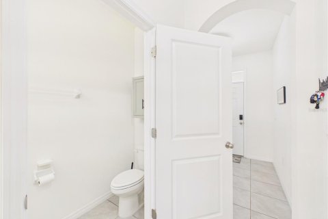 Adosado en venta en Wildwood, Florida, 3 dormitorios, 156.82 m2 № 2230449 - foto 5