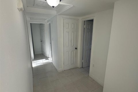 Casa en alquiler en Tampa, Florida, 3 dormitorios, 106.37 m2 № 1915885 - foto 10