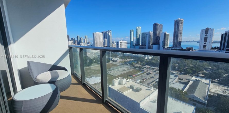 Студия в кондо в Майами, Флорида № 1997527