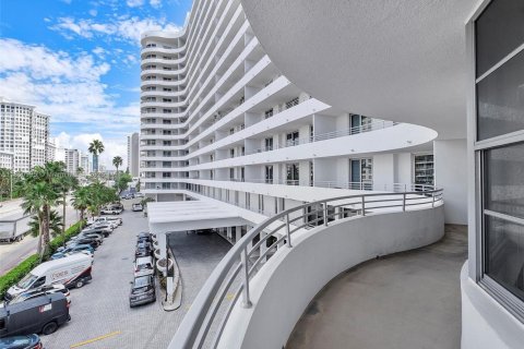 Condominio en venta en Miami Beach, Florida, 1 dormitorio, 84.73 m2 № 1855254 - foto 18