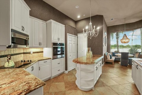 Villa ou maison à vendre à Port Orange, Floride: 4 chambres, 290.41 m2 № 2403114 - photo 12