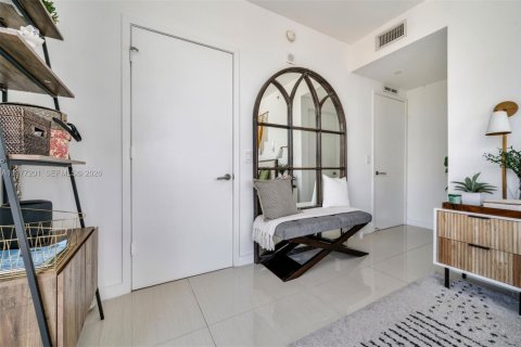 Copropriété à vendre à Miami, Floride: 2 chambres, 121.79 m2 № 2042134 - photo 13
