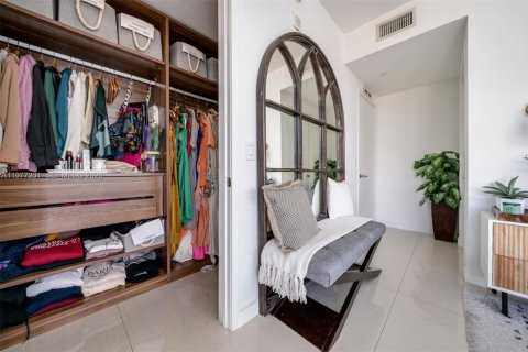 Copropriété à vendre à Miami, Floride: 2 chambres, 121.79 m2 № 2042134 - photo 14