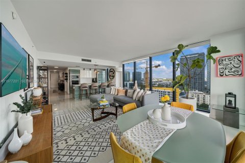 Copropriété à vendre à Miami, Floride: 2 chambres, 121.79 m2 № 2042134 - photo 4