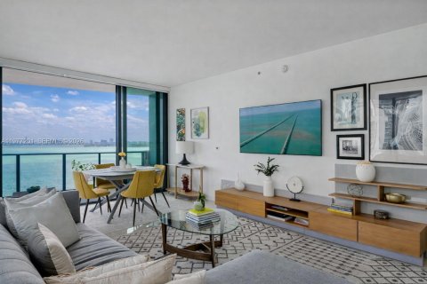 Copropriété à vendre à Miami, Floride: 2 chambres, 121.79 m2 № 2042134 - photo 3