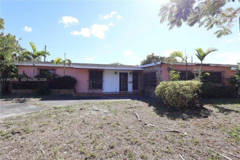 Villa ou maison à Miami, Floride 4 chambres, 168.62 m2 № 2025368