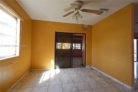 Villa ou maison à vendre à Miami, Floride: 4 chambres, 168.62 m2 № 2025368 - photo 7