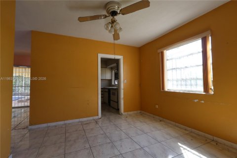 Villa ou maison à vendre à Miami, Floride: 4 chambres, 168.62 m2 № 2025368 - photo 8