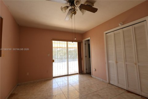 Villa ou maison à vendre à Miami, Floride: 4 chambres, 168.62 m2 № 2025368 - photo 18