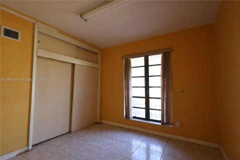 Villa ou maison à vendre à Miami, Floride: 4 chambres, 168.62 m2 № 2025368 - photo 15