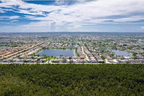 Terreno en venta en Miami, Florida № 1978270 - foto 7