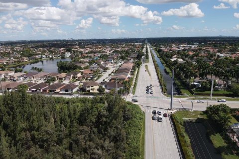 Terreno en venta en Miami, Florida № 1978270 - foto 11