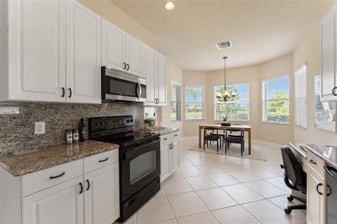 House in Wimauma, Florida 3 bedrooms, 173.17 sq.m. № 1782608 - photo 12