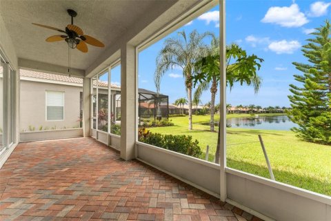 House in Wimauma, Florida 3 bedrooms, 173.17 sq.m. № 1782608 - photo 30