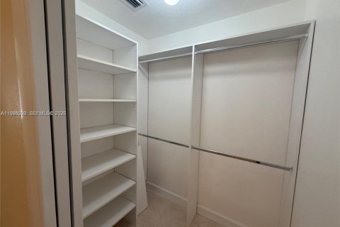 House in Fort Lauderdale, Florida 3 bedrooms, 191.01 sq.m. № 2030922 - photo 14