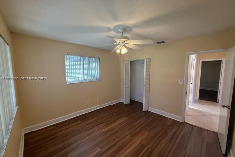 House in Fort Lauderdale, Florida 3 bedrooms, 191.01 sq.m. № 2030922 - photo 19
