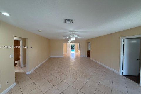 House in Fort Lauderdale, Florida 3 bedrooms, 191.01 sq.m. № 2030922 - photo 6