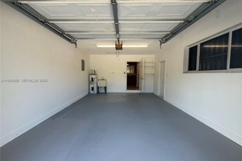 House in Fort Lauderdale, Florida 3 bedrooms, 191.01 sq.m. № 2030922 - photo 29