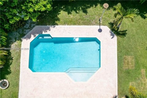 House in Fort Lauderdale, Florida 3 bedrooms, 191.01 sq.m. № 2030922 - photo 2