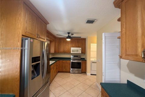 House in Fort Lauderdale, Florida 3 bedrooms, 191.01 sq.m. № 2030922 - photo 25