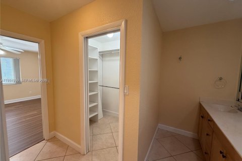 House in Fort Lauderdale, Florida 3 bedrooms, 191.01 sq.m. № 2030922 - photo 13