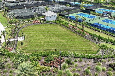 Condo in Bradenton, Florida, 1 bedroom  № 1906608 - photo 8