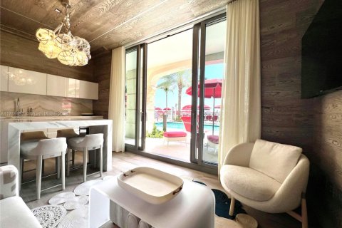 Condo in Sunny Isles Beach, Florida  № 1764960 - photo 5
