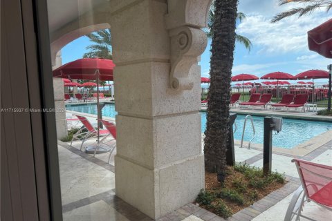 Condo in Sunny Isles Beach, Florida  № 1764960 - photo 14