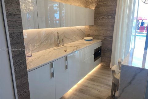 Condo in Sunny Isles Beach, Florida  № 1764960 - photo 19