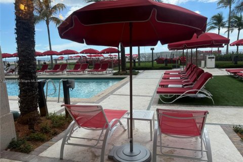 Condo in Sunny Isles Beach, Florida  № 1764960 - photo 15
