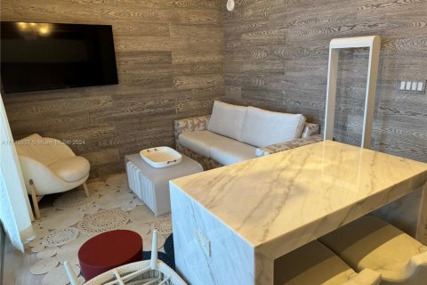 Condo in Sunny Isles Beach, Florida  № 1764960 - photo 16